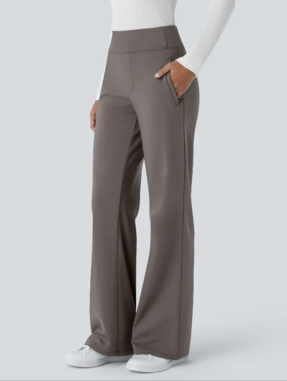 NEW! Halara Pull-On Flare Pants Size M